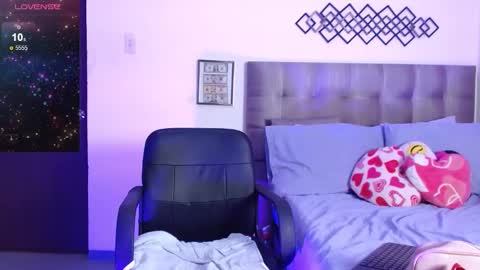 Snapshot of laureen_brown chatting on 01.29.25 Laura online show from 01.29.25