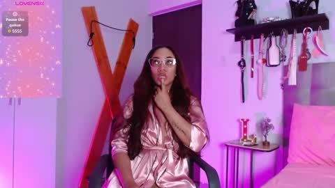 Snapshot of laureen_brown chatting on 11.01.25 Laura online show from 11.01.25