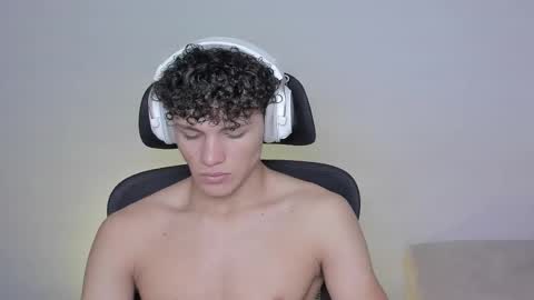 Laureent online show from 10.14.25