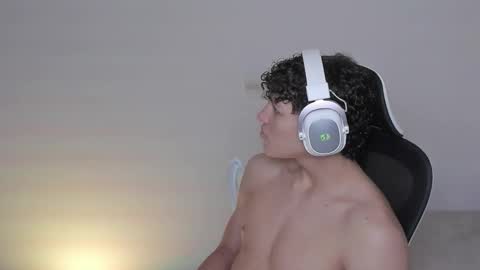 Laureent online show from 10.19.25