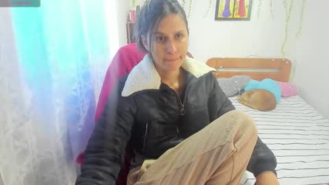 Lauren Independent model online show from 10.29.25