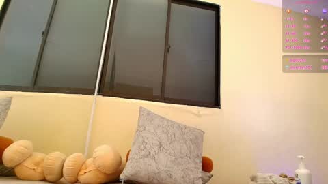 Snapshot of lauren_gil_ chatting on 12.23.24    1      online show from 12.23.24