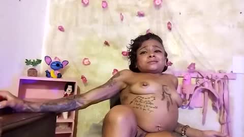 Snapshot of lauren_hills7069 chatting on 01.14.25 Lauren online show from 01.14.25