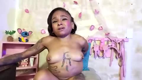 Snapshot of lauren_hills7069 chatting on 01.15.25 Lauren online show from 01.15.25