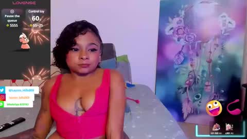 Snapshot of lauren_hills7069 chatting on 03.02.25 Lauren online show from 03.02.25