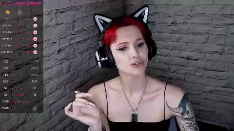 Snapshot of lauren_raquel chatting on 06.15.26 Eva online show from 06.15.26