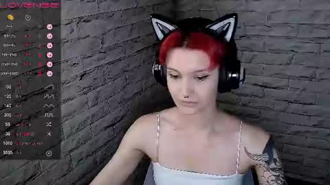 Snapshot of lauren_raquel chatting on 06.23.26 Eva online show from 06.23.26