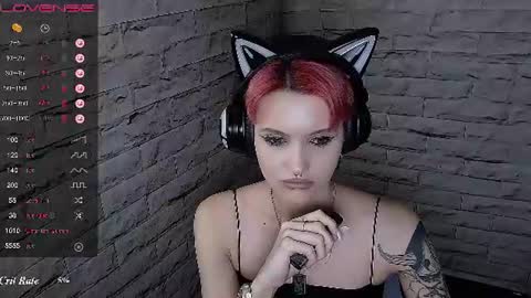 Snapshot of lauren_raquel chatting on 06.29.26 Eva online show from 06.29.26