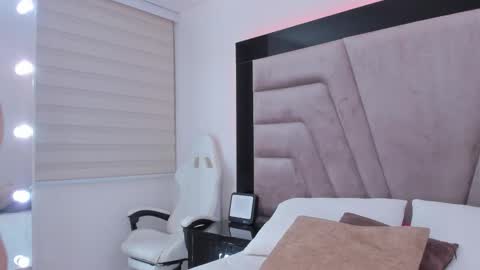 laurenclark1 online show from 03.04.26