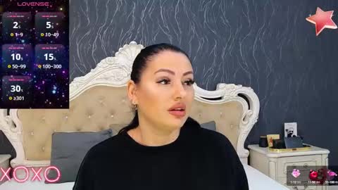 Snapshot of laurenjenssen chatting on 01.05.25 Laura online show from 01.05.25