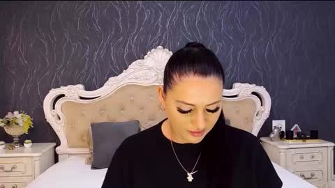 Snapshot of laurenjenssen chatting on 09.10.25 Laura online show from 09.10.25