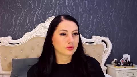 Snapshot of laurenjenssen chatting on 11.05.25 Laura online show from 11.05.25