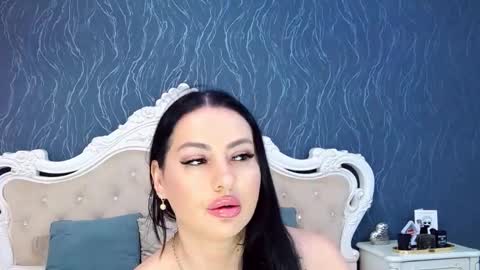 Snapshot of laurenjenssen chatting on 11.07.25 Laura online show from 11.07.25