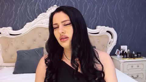 Laura online show from 03.28.26