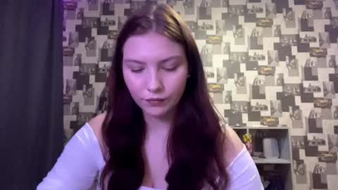 Snapshot of laurenjungling chatting on 09.24.25 Hannah online show from 09.24.25