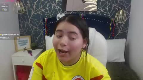 Snapshot of laurha_ chatting on 06.17.26 laura online show from 06.17.26