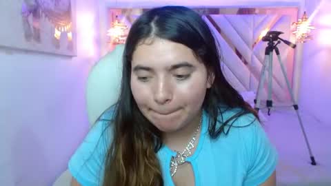 Snapshot of laurha_ chatting on 07.20.26 laura online show from 07.20.26