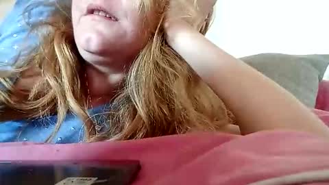 Snapshot of lauriehotxxx chatting on 10.17.25 lauriehotxxx online show from 10.17.25