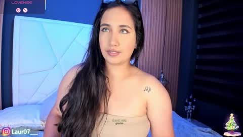 Lau Roberts online show from 12.16.25