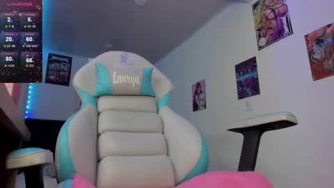 Snapshot of lauryn_muller_ chatting on 01.19.25 Lau online show from 01.19.25