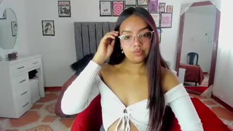Snapshot of lauu7 chatting on 07.15.26 lauu7 online show from 07.15.26