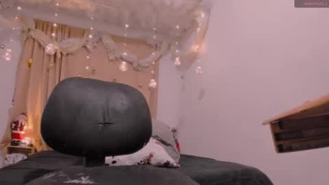 Lauu G online show from 12.02.24