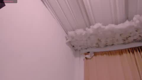 Lauu G online show from 02.25.25