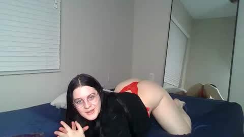 lauvlylu online show from 03.18.26