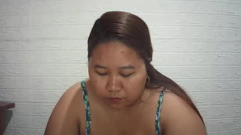Snapshot of lavalyn214 chatting on 04.28.26 lavalyn214 online show from 04.28.26