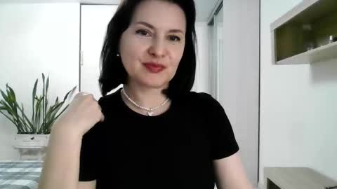 Snapshot of lavender_victoria chatting on 09.19.25 Diana  online show from 09.19.25