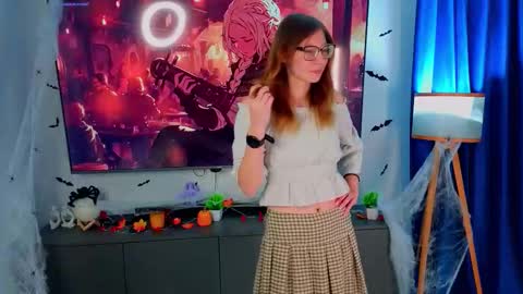 Snapshot of laveniadevoss chatting on 11.24.25 Gloria online show from 11.24.25