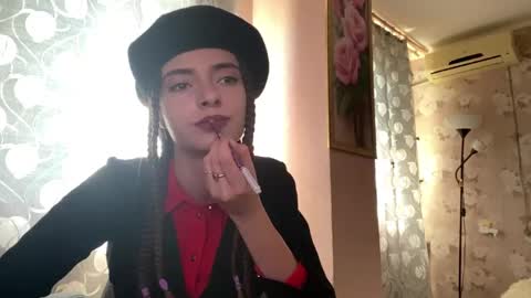 Snapshot of laverawarmack chatting on 06.01.26 My name is Val online show from 06.01.26
