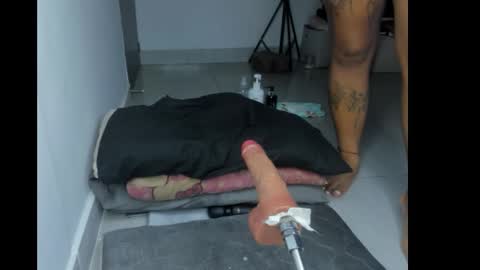 Snapshot of lawrenhills chatting on 03.16.26 lawrenhills online show from 03.16.26