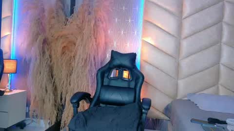 laya online show from 10.20.25