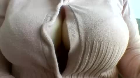 layannalea online show from 12.21.25