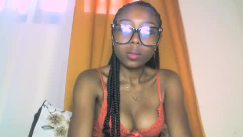 layannek online show from 10.22.25