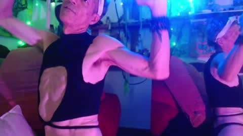 Snapshot of laye19 chatting on 12.12.24 Laye19 online show from 12.12.24