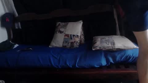 Snapshot of laye19 chatting on 09.28.25 Laye19 online show from 09.28.25