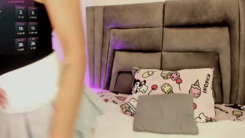 layla_clarke online show from 10.27.25