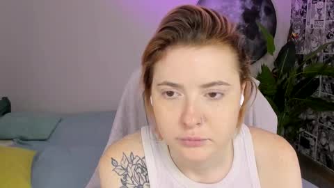 Layla online show from 11.21.25