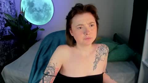 Layla online show from 12.05.25