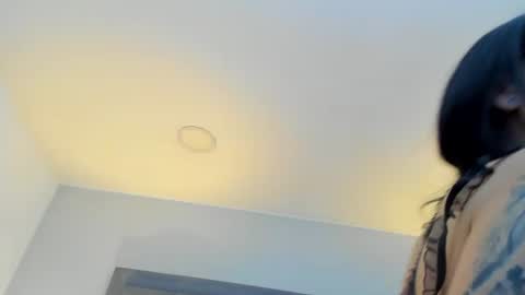 Snapshot of laylaadoll_ chatting on 06.29.26 Lau online show from 06.29.26