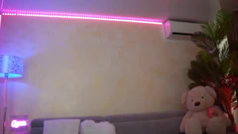 laylacruz online show from 02.27.26