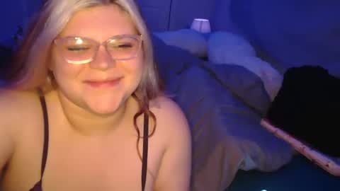Snapshot of laylalyne chatting on 02.21.26 Layla online show from 02.21.26