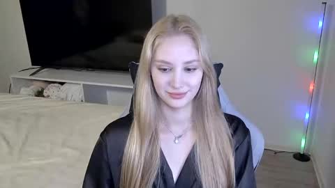 Laylla001 online show from 02.23.26