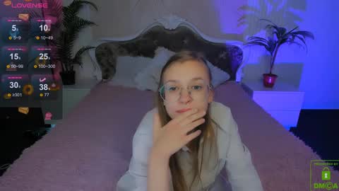 layriantavee online show from 12.28.24