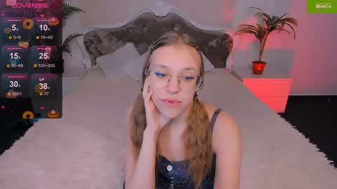 layriantavee online show from 01.13.25