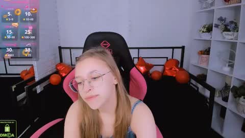 layriantavee online show from 02.20.25