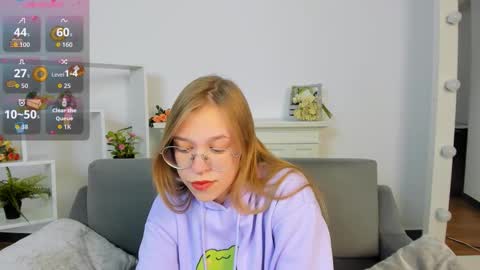 layriantavee online show from 09.30.25