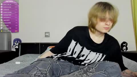 Snapshot of lazydarkknight chatting on 03.04.25 Alex online show from 03.04.25